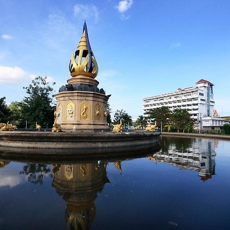 Chakungrao Riverview Hotel Kamphengphet Kültér fotó